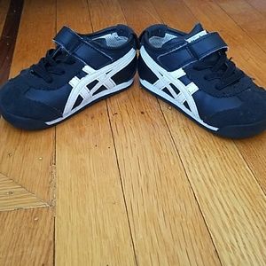 Onitsuka Tiger shoes.  Size 6 toddler.